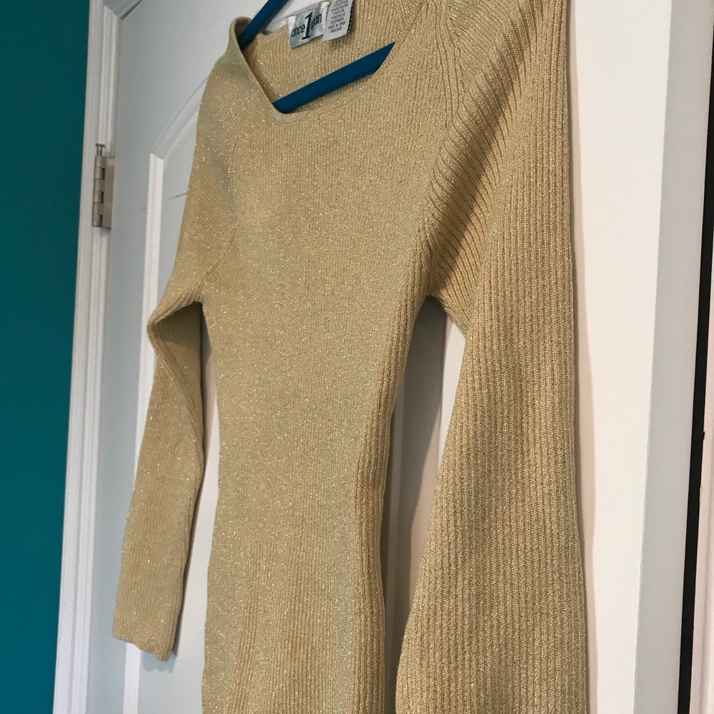 Sparkly Gold ribbed shirt - Picture 2 of 5
